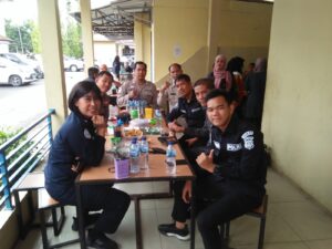 Wujudkan Kinerja Personel Polri Presisi,  Personel Bidhumas  Polda Sumsel Ngopi Bareng