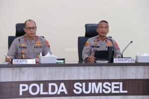 Kapolda Sumsel Bersama Wakapolda  Mengikuti Vicon Pimpinan Wakapolri