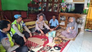 Sambang Ke Masyarakat di Kecamatan Jarai,  Kapolsek Jarai Polres Lahat Sampaikan Pesan Pesan Kamtibmas