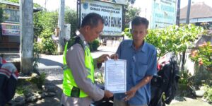 Bhabinkamtibmas Polsek Pulau Pinang Polres Lahat Sosialisasi Maklumat Tentang Karhutlah