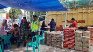 Polsek Kimtim Polres Lahat Pengamanan Operasi Pasar Bahan Pokok
