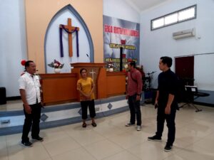 Jelang Nataru, Kasat Intelkam Polres Lahat Monitoring Gereja Gereja di kabupaten Lahat