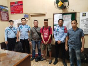 Kanit Reskrim Polsek Jarai dan Rekan,Kawal Pemindahan Tahanan dari Lapas Pagaralam ke Lapas Lahat