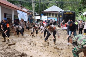 Polres Lahat, Polda Sumsel, Kerja Bhakti Pasca Banjir Bandang