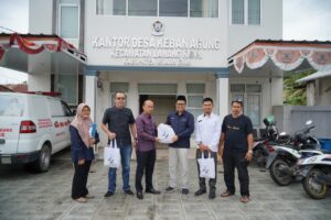 Bukit Asam Bagikan 10.000 Paket Sembako di Muara Enim dan Lahat