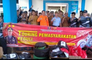Touring Baksos Pemasyarakatan Peduli, Lapas Lahat Salurkan Bantuan ke Korban Bencana Banjir Bandang