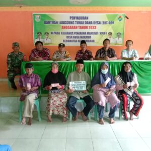 Pembagian BLT Bantuan Langsung Tunai di Desa Nusa Makmur Kecamatan Airkumbang