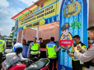 Kapolres Lahat Didampingi Waka Polres Cek Pos Pengamanan Lebaran di Desa Saung Naga