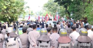 Polres Lahat Kawal dan Amankan Aksi OKP  dan Ormawa di Pemda Lahat