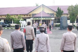 Pimpin Apel Pagi Sekaligus Jam Pimpinan, Kapolres Lahat : Semangat dan Berikan Pelayanan Terbaik