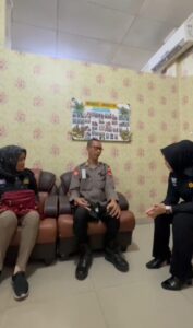 Seksi Dokkes Polrestabes Palembang Beri Bantuan Usaha warung kecil kepada Bripka Ismail Marzuki yang Menderita Penyakit Menahun