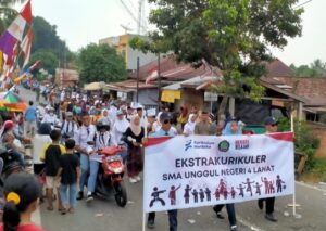 Sambut HUT RI Ke-78 di Kabupaten Lahat,  Meriahnya Pawai Berbaris, Drumband dan Antusiasnya Pelaku UMKM Berjualan