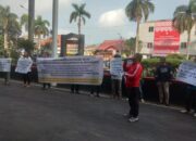 LSm Badan Anti Korupsi Sumsel gelar aksi unjuk rasa meminta PJ Walikota Palembang periksa dan Pecat Kadis Kominfo Kota Palembang atas Dugaan Perselingkuhan
