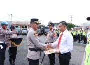 Kapolres Lahat Berikan Penghargaan Kepada Anggota Berprestasi