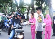 Hari kesebelas Ramadhan 1445 H, Kapolres Lahat Berbagi Takjil