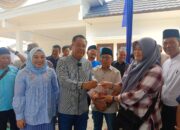 Cik Ujang dan Lidyawati Berbagi Qurban Ke Pengurus PWI Lahat