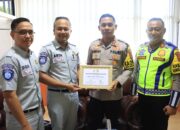 Polres Lahat Mendapat Penghargaan Dari Dirkamsel Korlantas Polri & Direktur PT. Jasa Raharja