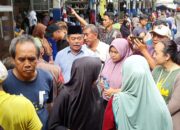 Cabup Lahat Bursah Zarnubi Disambut Antusias Di Pasar PTM, Pedagang Dan Pembeli Inginkan Sosok Pemimpin Merakyat