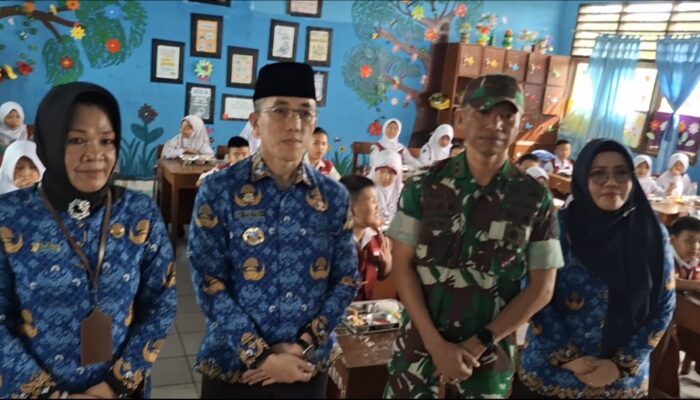 Pj Bupati Lahat dan Dandim 0405/ Lahat saat meninjau