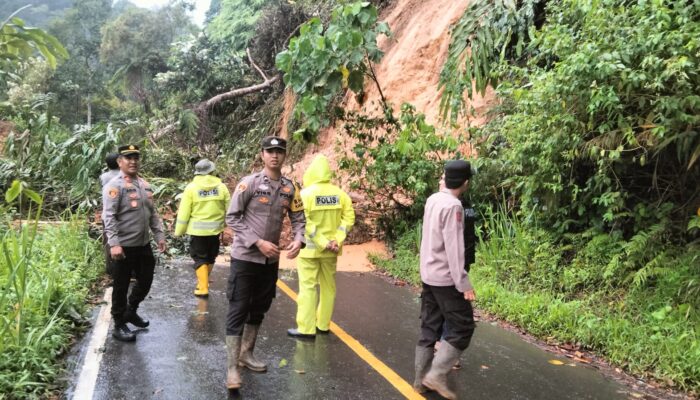 Bencana Longsor Tutup Akses Jalan Pagar Alam–Tanjung Sakti dan Manna, Kapolres Sampaikan Ini