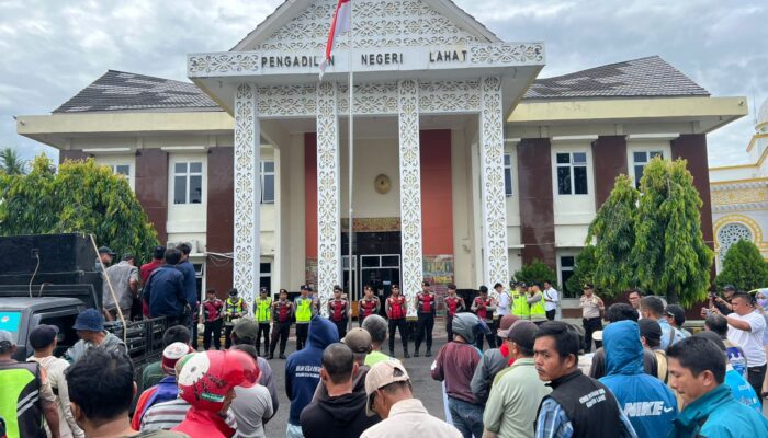Polres Lahat Kawal dan Amankan Aksi Aliansi LSM dan Media Peduli Lahat