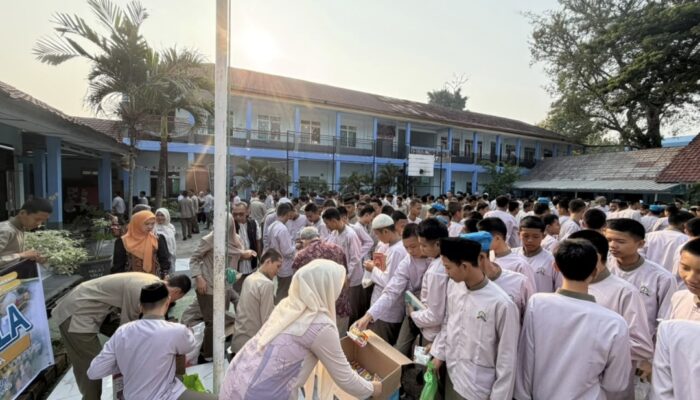 Sejuta Kebaikan: SMA Negeri 1 Lahat Gelar Aksi Berbagi SMANSALA